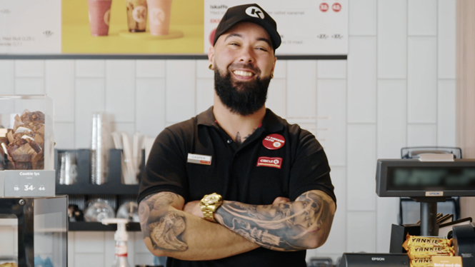 smilende medarbejder