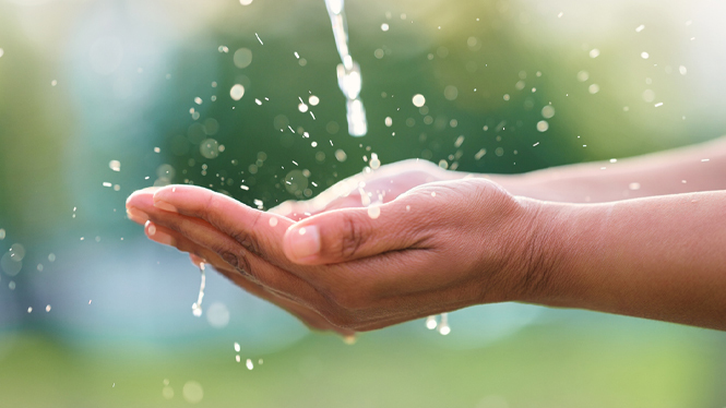vand og hænder
