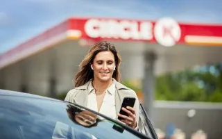 B2B Leasing Woman Headphones Phone